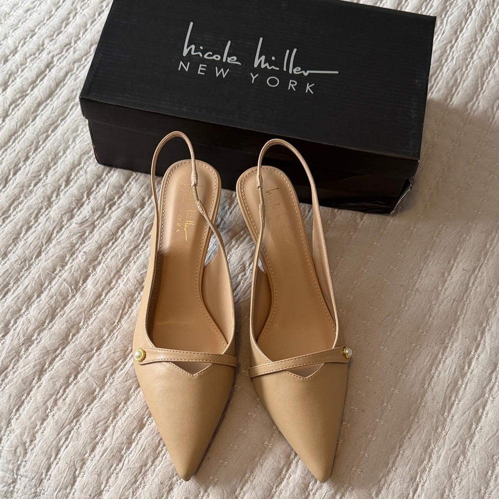 Nicole Miller NY NWT Slingback Shoes Sz 8 Beige